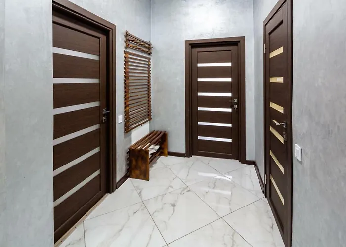 With 2 Bedroom Near Opera House Gorodotska 27 Str With Parking Apartmán Lvov