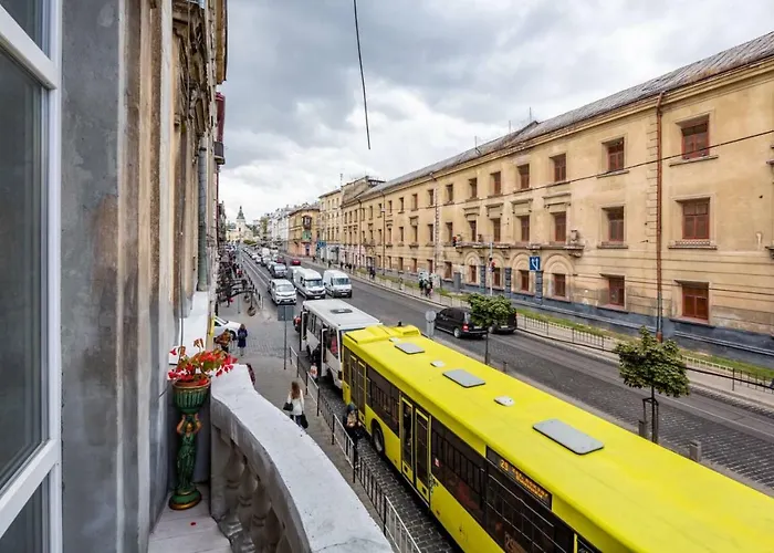 With 2 Bedroom Near Opera House Gorodotska 27 Str With Parking Apartmán *