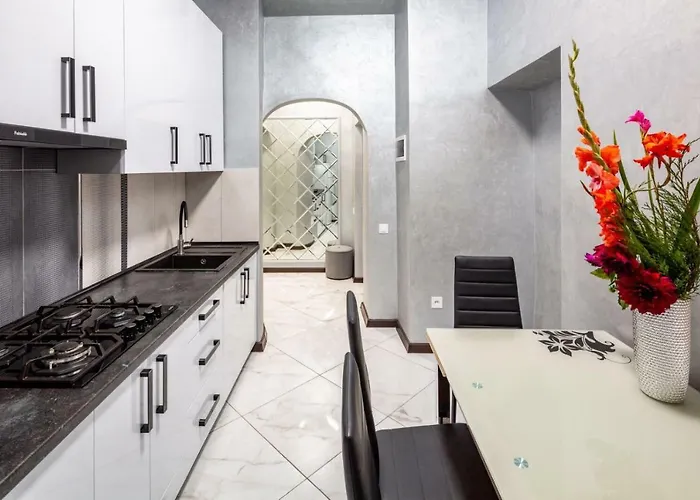 With 2 Bedroom Near Opera House Gorodotska 27 Str With Parking Lvov