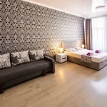 Apartamento With 2 Bedroom Near Opera House Gorodotska 27 Str With Parking Leópolis