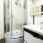 With 2 Bedroom Near Opera House Gorodotska 27 Str With Parking * Leópolis