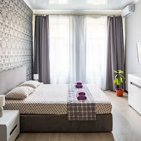 Apartment With 2 Bedroom Near Opera House Gorodotska 27 Str With Parking Lviv