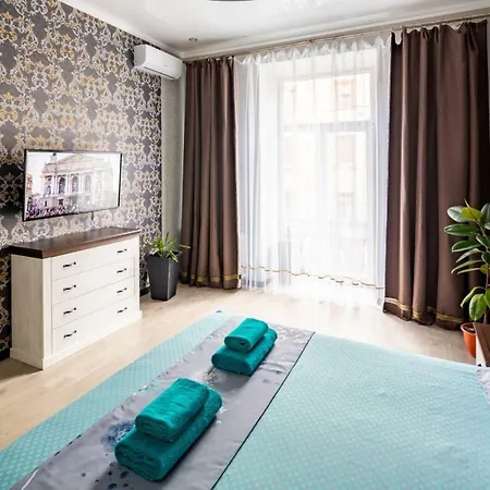 With 2 Bedroom Near Opera House Gorodotska 27 Str With Parking *