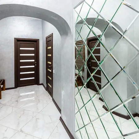 Apartment With 2 Bedroom Near Opera House Gorodotska 27 Str With Parking Lviv