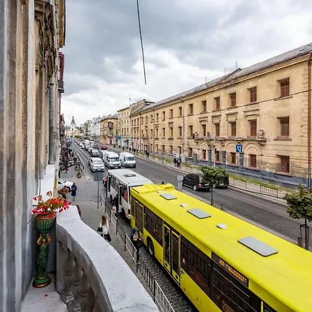 With 2 Bedroom Near Opera House Gorodotska 27 Str With Parking Apartment *