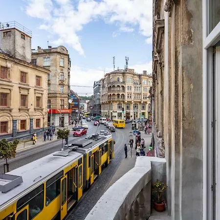 With 2 Bedroom Near Opera House Gorodotska 27 Str With Parking *