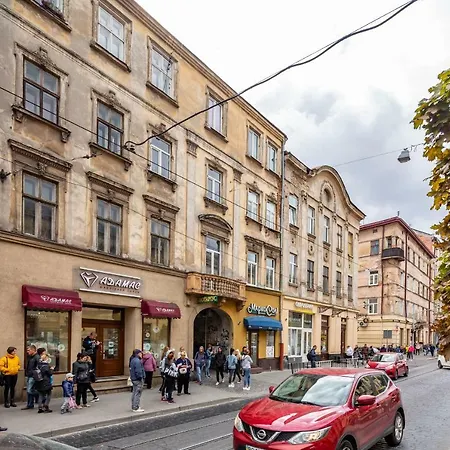 With 2 Bedroom Near Opera House Gorodotska 27 Str With Parking Lviv