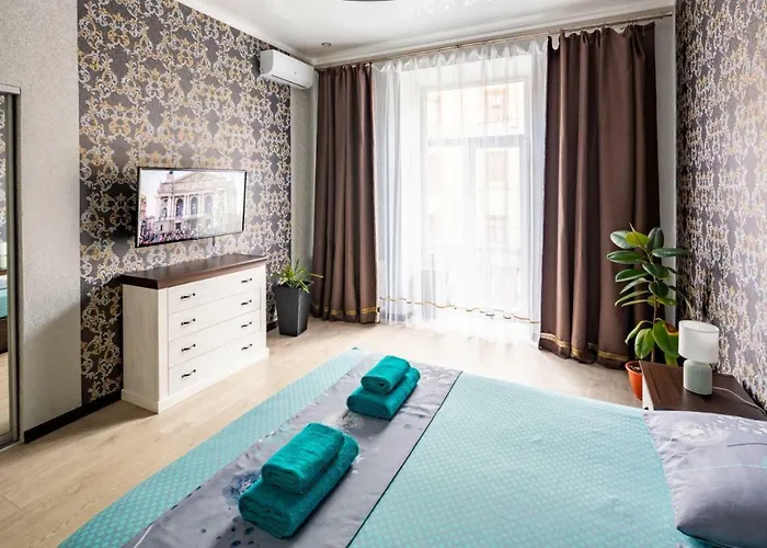 With 2 Bedroom Near Opera House Gorodotska 27 Str With Parking *