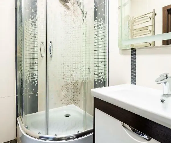 With 2 Bedroom Near Opera House Gorodotska 27 Str With Parking * Leópolis